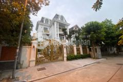 Biệt thự sân vườn dt 273m2, 4 tầng, mt 13m giá 28.5 tỷ