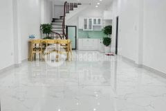 Bán nhà giáp bát 35m2 xây 5 tâng 3 phòng ngủ siêu gần mặt phố