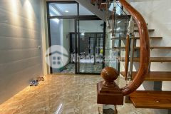 Bán gấp nhà 4 tầng 50m2 lạc long quân tây hồ ô tô đỗ cửa ô tô tránh 10m.