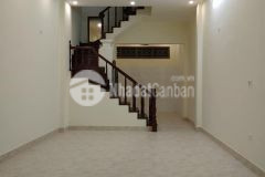 Bán nhanh nhà 2 tầng yên xá 55m2 chỉ 2,4 tỷ, nhà gần phố, cách ô tô 30m.