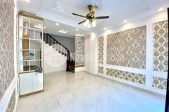 Sắc nước nghiêng thành, nhà mới ngọc thụy, ô tô đỗ cửa, chỉ việc sách vali về ở, 3.15 tỷ