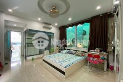 Bán nhà hoàng mai ô tô qua 3 thoáng gara tầng 1 52m2 mt 6m chỉ 6 tỷ.