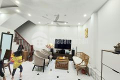 Bán nhà mới 5 tầng 5 ngủ, tiện ích kđt linh đàm, 800m ra hồ.