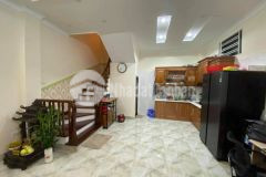 Nhà đẹp hiếm có rẻ cầu giấy 48m2 5 tầng mặt tiền 5m ô tô đỗ cửa chỉ hơn 6 tỷ