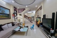 Bán nhà đường láng, dt 45m2, 4 tầng, mt 4.1 m, ngõ thông, ba gác chạy