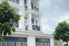 Nhà phố giá rẻ 1 trệt 2 lầu trung tâm tp dĩ an bình dương