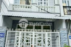 Nhà 1 trệt 1 lầu kiên cố nằm ngay góc 2 mặt tiền, thoáng mát cực kỳ hẻm 11 xác bên bệnh viện đa khoa