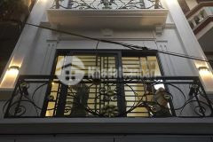 Bán nhà võ chí công hoàng quốc việt, dt 33m x 5 tầng,full nội thất