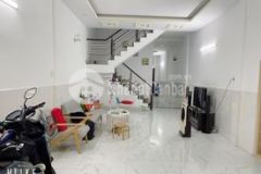 Bán nhà mặt tiền quận 5 ngộp covid chưa tới 300trm2