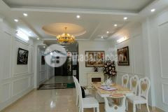 Phân lô hoàng quốc việt 40m2, gara ô tô, kinh doanh, giá 6 tỷ.