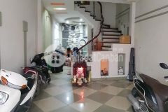 Gấp gấp gấp cần bán nhà đường bưởi dt 42m2, 5 tầng, nội thất 5 sao, giá 8 tỷ