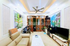 Nguyễn văn cừ. hơn 2 tỷ có nhà 38m, 4t, thoáng trước sau