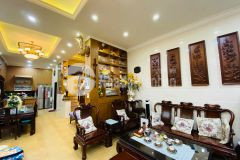 Bán nhà phố hoàng văn thái, 102m2, mt 5.5m, phân lô, ngõ thông, ô tô, nội thất xịn xò. chỉ 14 tỷ.