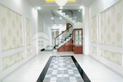 Bán nhà 1 trệt 2 lầu, 3 tấm ngay trung tâm trường thọ, dt 68m2