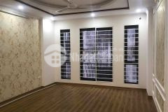 Bán gấp nhà ở lĩnh nam 30m2, mt 3,5, oto đỗ cửa, có thể kinh doanh, cho thuê, giá 2,65 tỷ