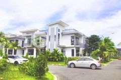 Cần bán lại gấp biệt thự bella villa nằm ngay trung tâm huyện đức hòa