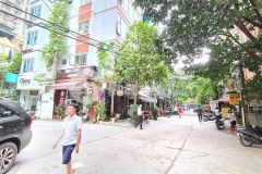 Chủ nhà nóng ruột bán gấp hạ chào 300tr nhà đẹp kinh doanh tốt 66m2x 5 tầng mặt tiền lớn.