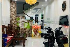 Cần bán gấp nhà lạc long quân 56m2, 3 tầng, chỉ 4.2 tỷ