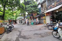 Mai động kinh doanh ôtô đỗ cửa. gía 1 tỷ.