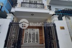 Bán căn nhà rẻ hơn thị trường 1 tỷ, dt 4x17m, 2 lầu st, hẻm 389 ql13, khu vpcp, hiệp bình phước