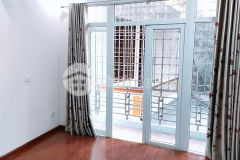 Bán nhà tam trinh 30m2 5 tầng 3 tỷ matiz đỗ cổng