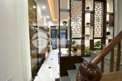 Nhà đẹp cổ linh long biên nội thất cao cấp ô tô đỗ cổng giá nhỉnh 2 tỷ.