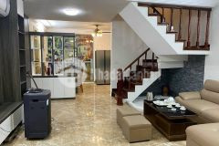 Nhà bán hẻm xe hơi xóm đất, quận 11, 65 m2, giá rẻ