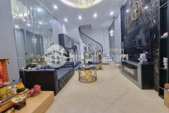 Bán nhà hoàng mai otô qua nhà bãi otô ngay cạnh tặng full nội thất nhà mới xây còn thơm mùi