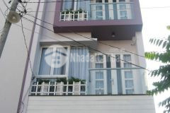 Bán nhà 1 trệt 2 lầu đường nội bộ đường 304. hướng đông nam.