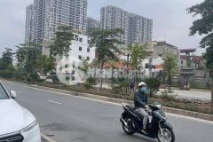 Cần bán 73m trục chính kinh doanh đường trâu quỳ ngay cạnh đại học nông nghiệp 1.