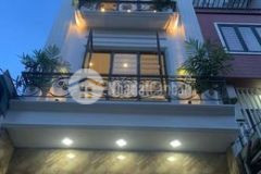 Nhà đẹp phân lô hoàng quốc việt,ô tô vào nhà, kd,33m 5 tầng giá 6.xx tỷ