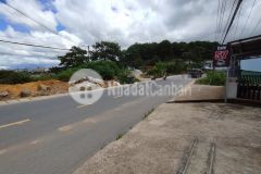 Bán nhà mới xây đang hoàn thiện giá mềm.