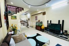5.2 tỷ nhà đẹp, cực hiếm về ở luôn ngõ rộng gần mặt đường láng q. đống đa