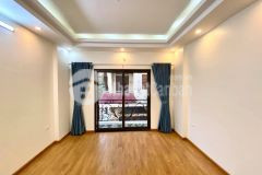 Nhà mới lâm du, gara oto, sát phố, ngõ thông, 2 thoáng, 60m x5, 5.8 ty