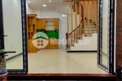 Nhà 5 tầng đẹp, 38m2, ngõ thông, thiết kế hiện đại, sân để xe, nhỉnh 3 tỷ.