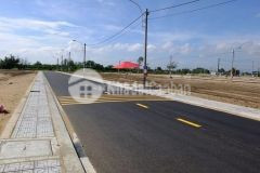 Gia đình tôi cần tiền quê bán gấp lô đất ngay kcn minh hưng 3, sổ sẵn chính chủ.