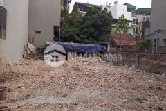 Bán đất long biên,dt 50m, mt 4m, vỉa hè, oto tránh, kinh doanh,ngay chợ, ngay trung tâm