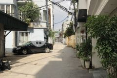 Nhà mới xây bán nhà phố ngọc thụy long biên 5t ô tô đỗ cửa vào nhà vô tư