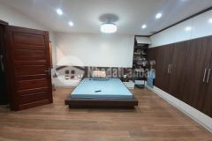 Bán nhà mặt ngõ ô tô tránh phố chùa láng, đống đa, 55m mt 5m, giá 12 tỷ.