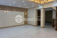 Bán gấp nhà lạc long quân 49m, 5t, giá 3,65 tỷ, ngõ rộng ba gác tránh