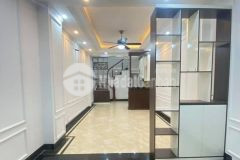 Bán nhà bồ đề, long biên, 50m2, 5 tầng, ô tô 10m, ở ngay, nhỉnh 5 tỷ