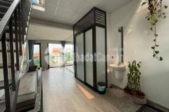 Nhà đẹp ở ngay vỉa hè kinh doanh ô tô tránh giang biên long biên 36m2 mt4m chỉ 4.8 tỷ.