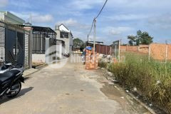 Bể nợ, kẹt tiền cần thanh lý gấp 1lô duy nhất 3 mặt tiền đường lớn ql14 giá rẻ