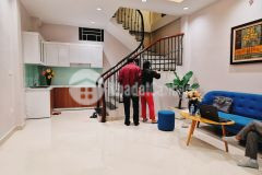 Bán gấp nhà cầu giấy, 64m2 x 5t, kd nhỏ, 3 thoáng, giá 5,8 tỷ.