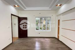 Bán nhà trần thái tông, 40m, 5 tầng, mt rộng, kinh doanh đỉnh, ô tô, nhà đẹp ở ngay, 4.2 tỷ