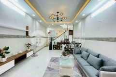 Nhà dĩ an 63m2 1 trệt 2 lầu giá 2.690tỷ. giá công chứng