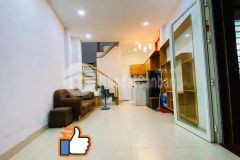 Nhà nở hậu hẻm xe hơi, p2 tân bình, cách bờ kè trường sa 20m. 5,5 tỷ