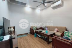 Nguyễn văn linh long biên nhà đep ở ngay phân lô vỉa hè ô tô full nội thất 38m2 mt4m chỉ 4.89tỷ