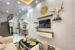 Nhỉnh 2 tỷ có nhà giáp nhất, khu dân trí cao, 30m2.