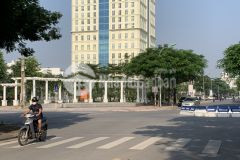 Bán nhà phố bồ đề 102m, giá 11.9 tỷ